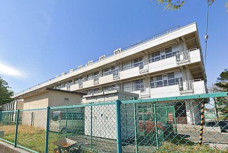 仙台市立中野中学校 徒歩14分。 1100m