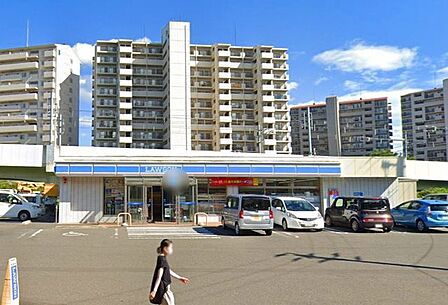 ローソン多賀城東田中店 徒歩4分。 300m