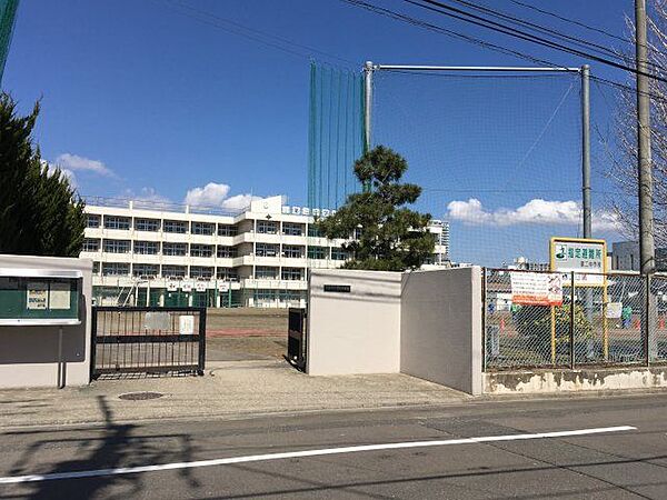 仙台市立第二中学校 徒歩9分。 680m