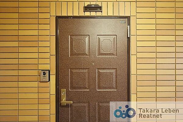 落ち着いた雰囲気の玄関は大切なお客様を迎えるのに最適です。
