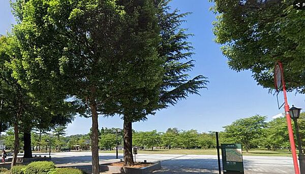 西公園 徒歩5分。 390m