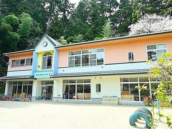おたまや幼稚園 徒歩8分。 550m
