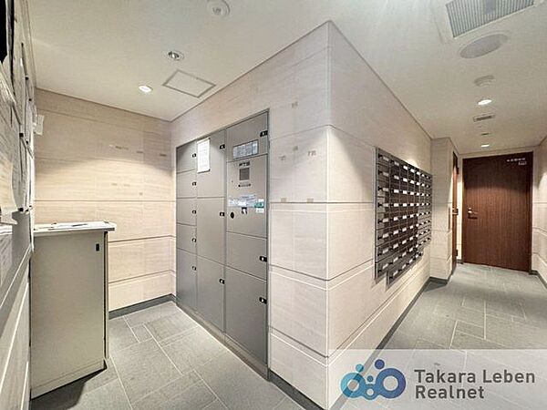 不在時の荷物の受け取りに便利な宅配ボックス。
