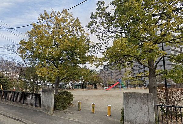 山手町2号公園 徒歩2分。 180m