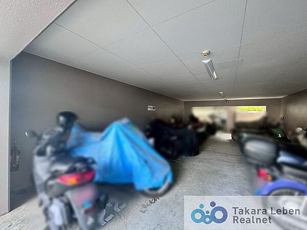 バイク置き場（空き状況はお問合せください）