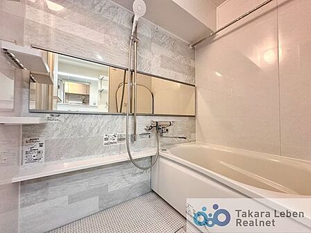 浴室乾燥機を完備しており、天候を気にせず洗濯物を干せるため雨の日や風の強い日も安心です。