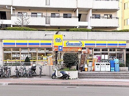 ミニストップ片平店 徒歩2分。 120m