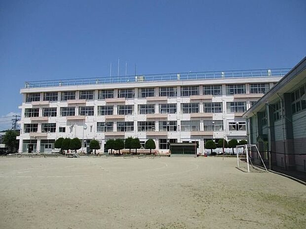 仙台市立北六番丁小学校 徒歩4分。 250m