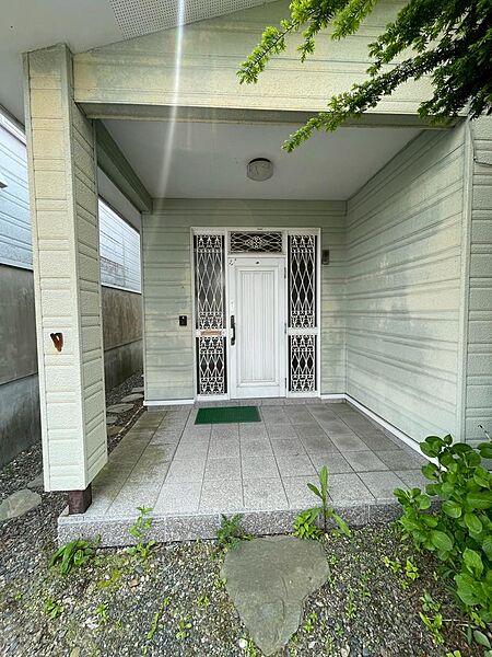 detached 北海道千歳市信濃３丁目14-13
地図を見る