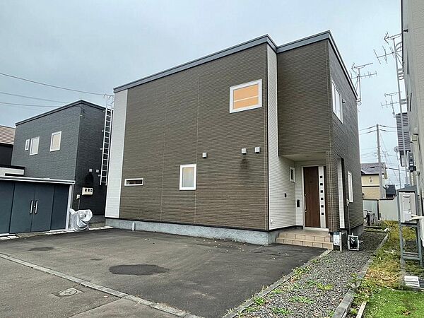 detached 北海道恵庭市黄金南７丁目4-2
地図を見る
