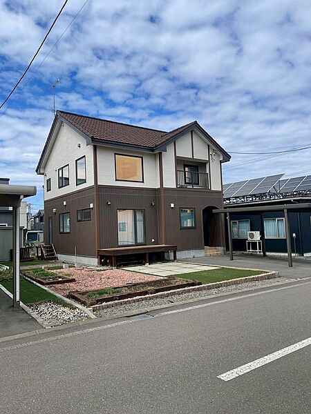 detached 北海道恵庭市柏陽町３丁目194-115
地図を見る