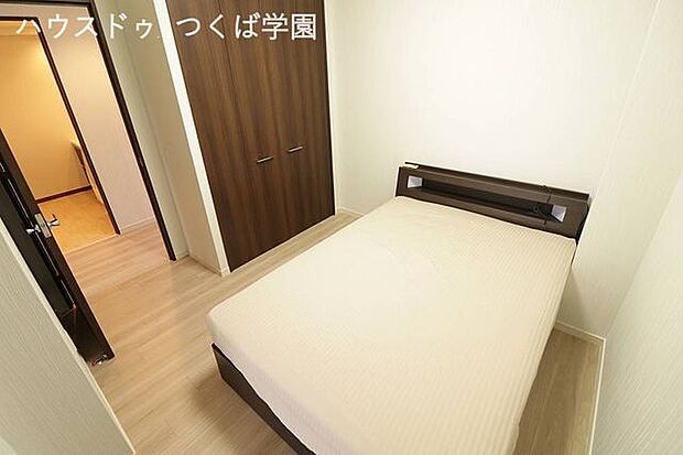 5.3帖の洋室です。（エアコン付き）こちらのお部屋からは筑波山を眺めることが出来ます♪