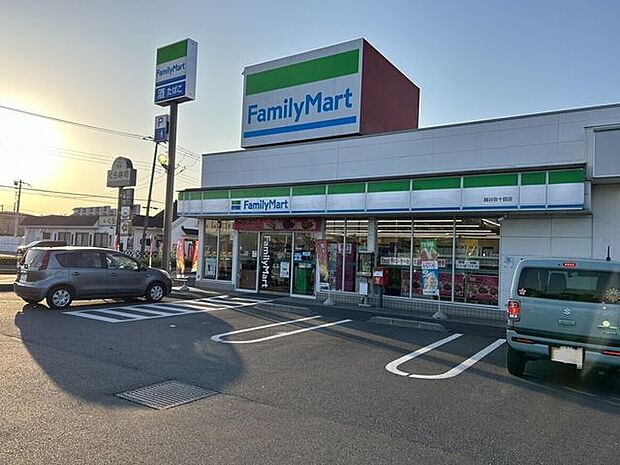 ファミリーマート 越谷弥十郎店 610m