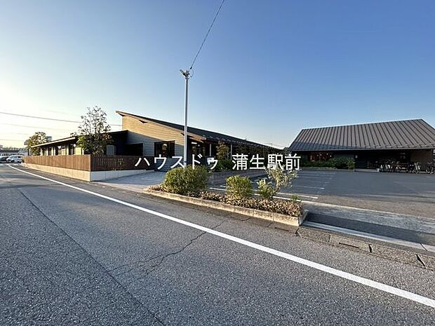しらとりこども園 260m