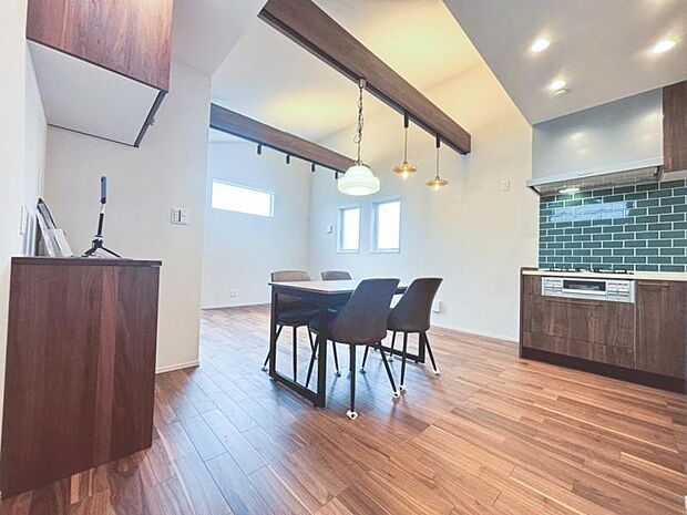 時代が経っても変わらない居住性の高さと、いつまでも色褪せず住む毎に親しみ深くなるデザイン。（2025.9.19撮影）