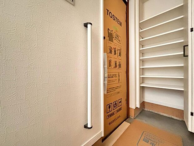 雑多な玄関でなくスッキリ空間としての家の顔にできるよう設計しました。（2025.11.30撮影）