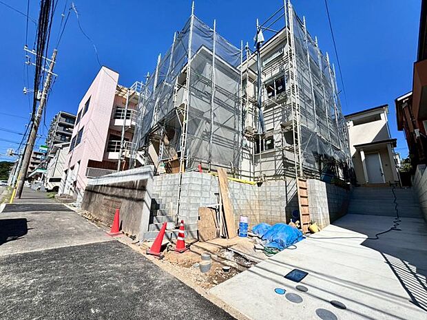 完成前の状態をご覧頂くことで、隣接した環境をしっかりとご確認頂けます。(2025.7.25撮影)