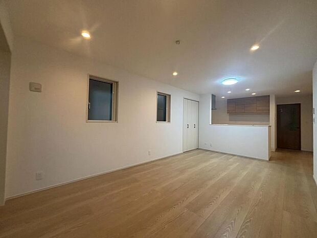 くつろげるリビングは話に夢中になりすぎて、ついつい時間を忘れてしまう。そんな束の間の幸せを感じさせてくれる場所です。（2025.9.6撮影）