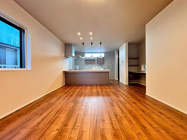 LDK17.2帖　時代が経っても変わらない居住性の高さと、いつまでも色褪せず住む毎に親しみ深くなるデザイン。