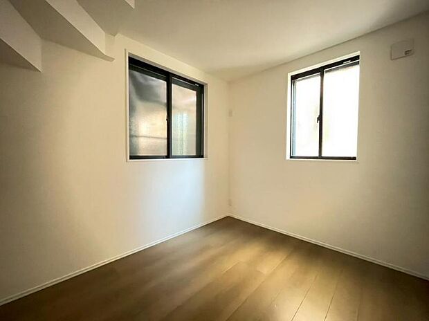 広々した納戸は、多目的にお使いいただける便利な空間です。(2025.11.22撮影)