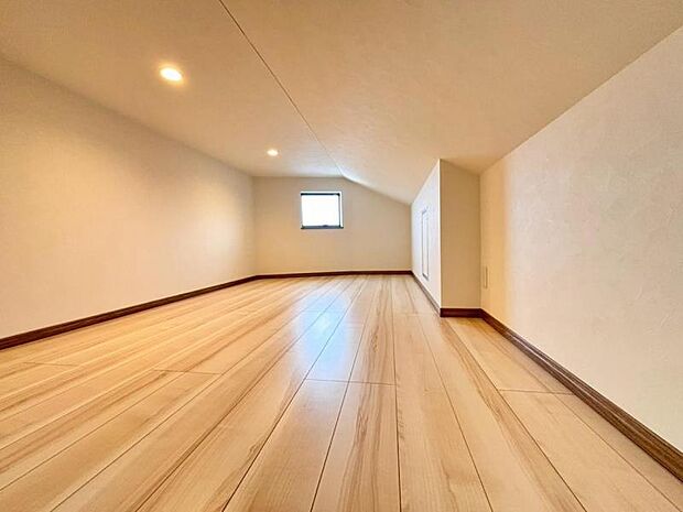 広々した小屋裏収納は、多目的にお使いいただける便利な空間です。（2025.7.17撮影）