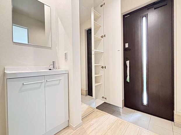 空間スペースに手洗いを設けることで、帰宅後すぐに手を洗うことができます。（2025.7.17撮影）