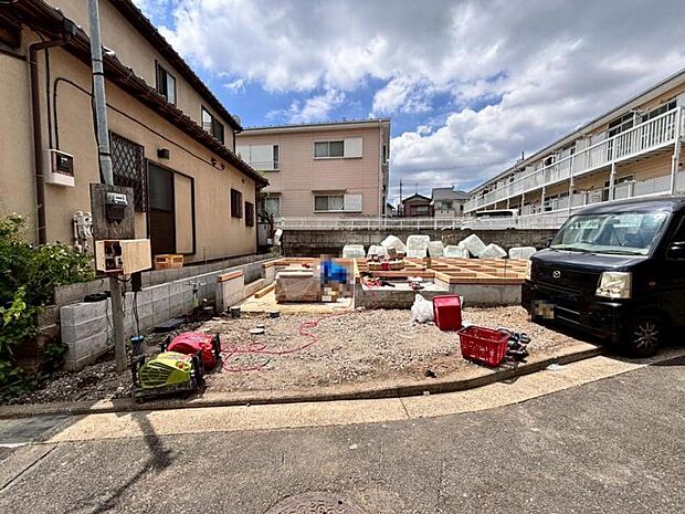 完成前の状態をご覧頂くことで、隣接した環境をしっかりとご確認頂けます。（2025.7.31撮影）