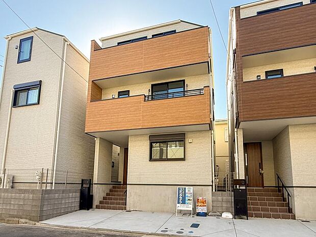 上永谷駅から平坦徒歩9分の好立地。外観の美しさだけでなくそこに住まうご家族様の心地良さを最優先しています。