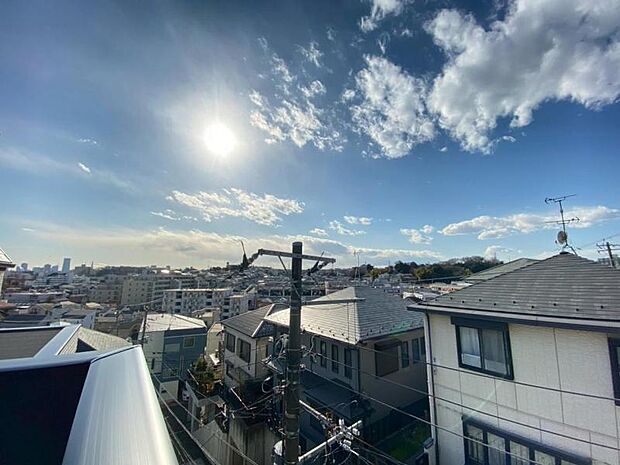 心を落ち着かせ開放してくれる眺望が、今日も家族を包み込みます。