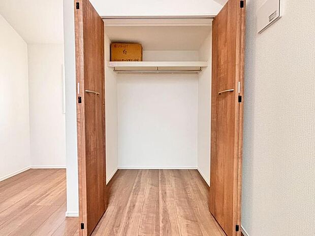 クローゼットを有効活用すれば、生活空間をより上質なものにしてくれるでしょう。