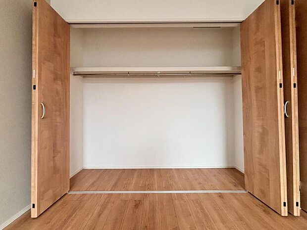 クローゼットを有効活用すれば、生活空間をより上質なものにしてくれるでしょう。
