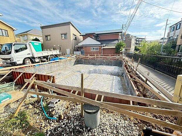 完成前の状態をご覧頂くことで、隣接した環境をしっかりとご確認頂けます。（2025.10.2撮影）