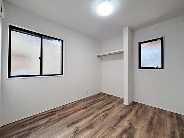 独立性を高めたお部屋。たっぷりの収納も配備しており、片付いた空間を実現出来そう。