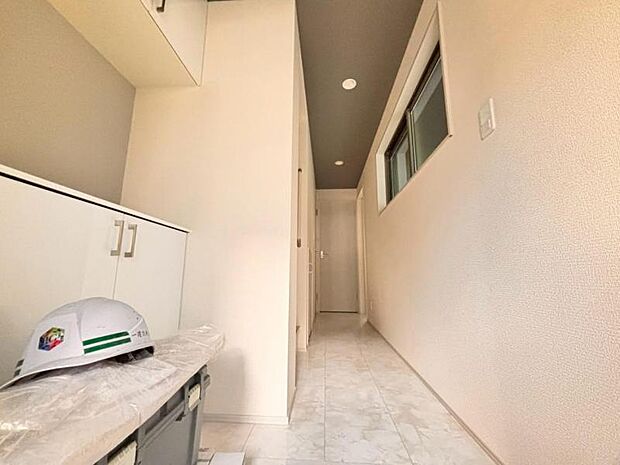 今後ご家族の「行ってきます」「ただいま」が行き交う空間になることでしょう。(2025.10.10撮影)