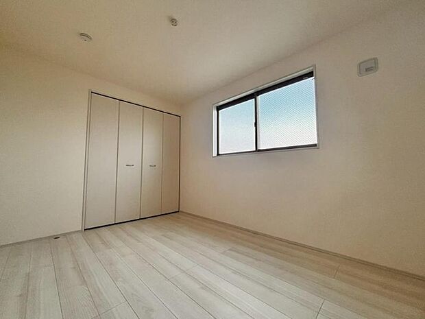 居室には収納スペースが豊富なため、シンプルですっきりとした暮らしが実現できます。(2025.10.10撮影)