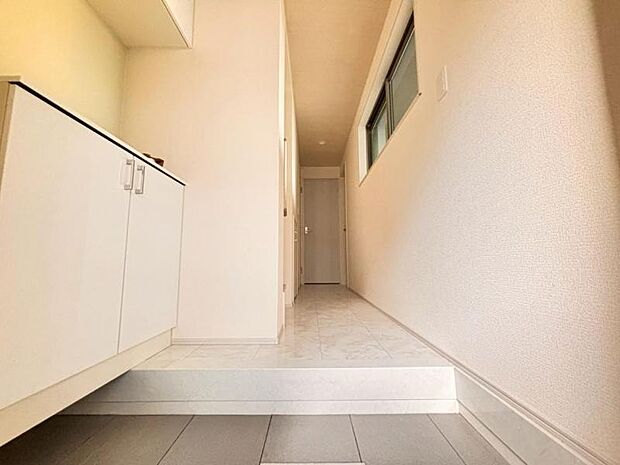 今後ご家族の「行ってきます」「ただいま」が行き交う空間になることでしょう。（2025.10.10撮影）