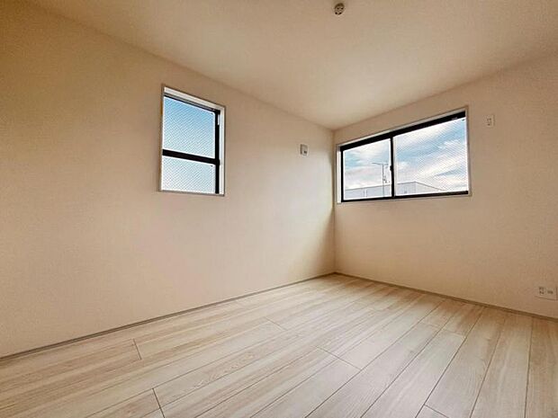 リビングで楽しく過ごした後はプライベートな時間を満喫できます。（2025.10.10撮影）