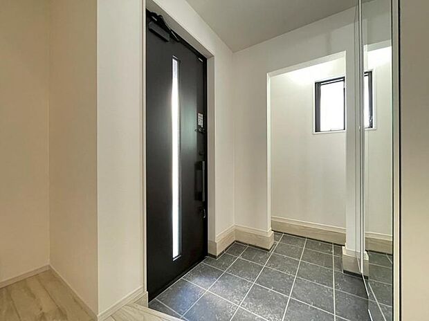 高いデザイン性を持つ玄関は、安らぎに満ちた生活空間を予感させてくれます。