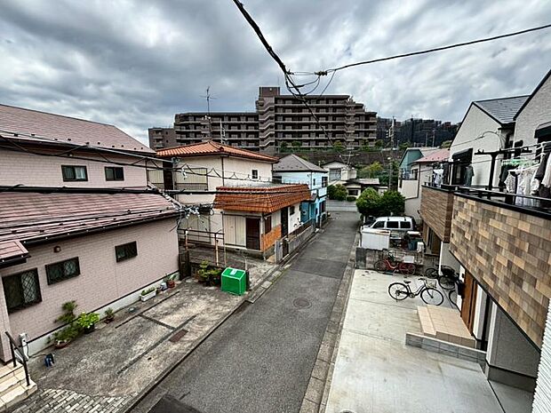 心を落ち着かせ開放してくれる眺望が、今日も家族を包み込みます。