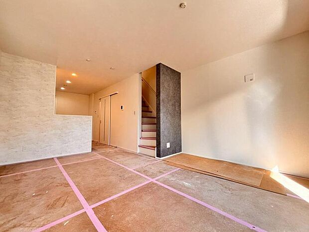 明るく穏やかな空気のなかで食べたり、笑ったり。そんな幸せを感じさせてくれる場所です。(2025.11.17撮影)