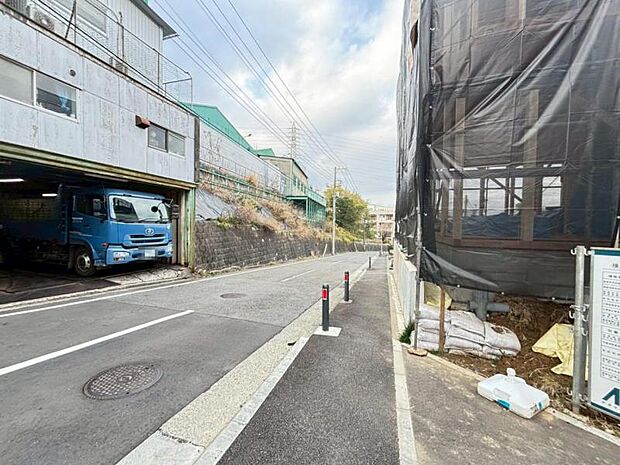 周辺環境や街並みなど、図面だけでは分からない現地の雰囲気もぜひご確認くださいませ。(2026年3月撮影)