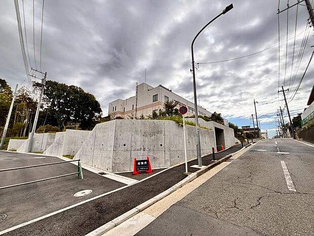 完成予定は2026年3月頃になります。(2025.10.27撮影)