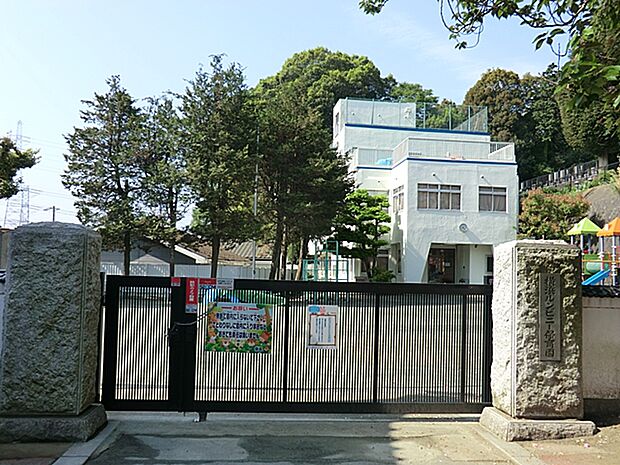 横浜ルンビニー保育園　320ｍ