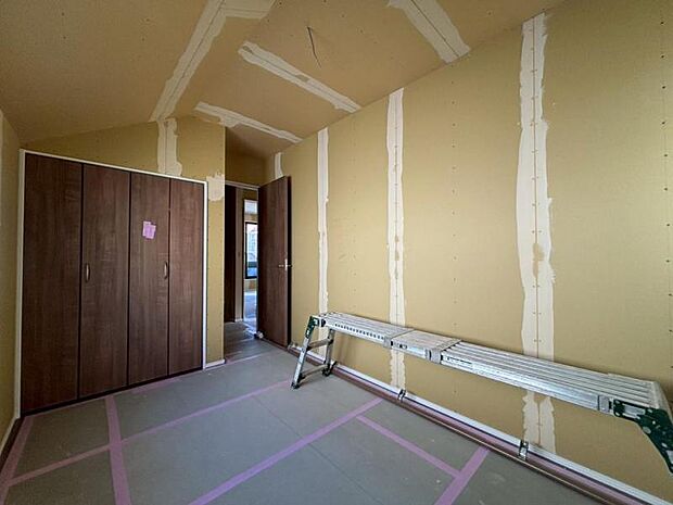 居室には収納スペースが豊富なため、シンプルですっきりとした暮らしが実現できます。(2025.11.14撮影)