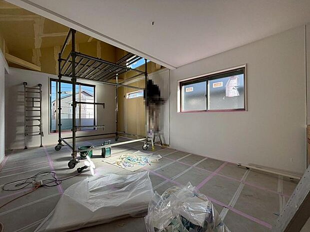 光と風があふれる開放的なリビングダイニングには、自然と家族みんなが集まってきます。(2025.11.14撮影)