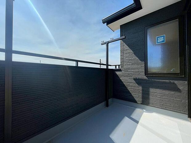 開放感のある眺望。陽光、風通しのよいワイドバルコニー。お洗濯物も乾かしやすいですね。(2026.3.14撮影)