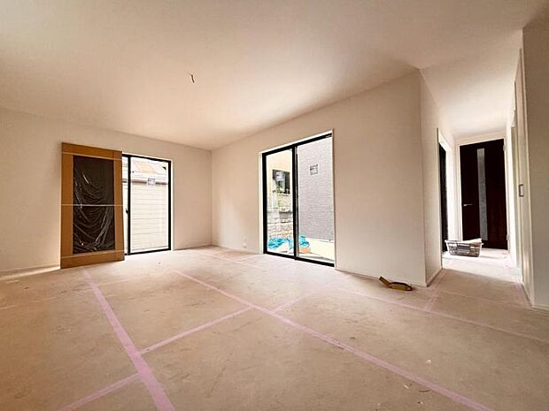 LDK20帖　光と風があふれる開放的なリビングダイニングには、自然と家族みんなが集まってきます。（2026.1.20撮影）