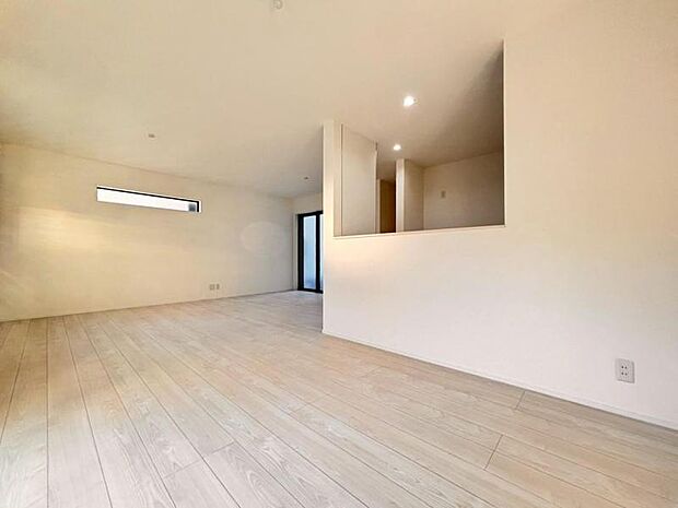 ここにはみんなが集い、食事と楽しい会話が始まる。そんな束の間の幸せを感じさせてくれる場所です。