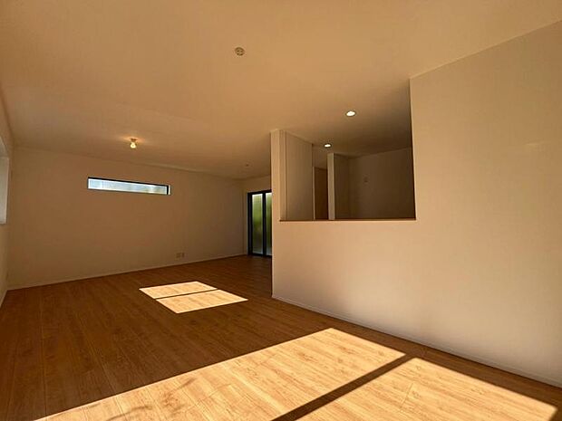 明るく穏やかな空気のなかで食べたり、笑ったり。そんな幸せを感じさせてくれる場所です。