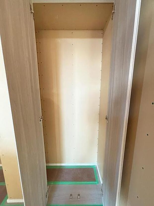 各居室にクローゼットがあり、洋服ダンスなどを置く必要がないのでお部屋を広く使えます。（2026.2.3撮影）